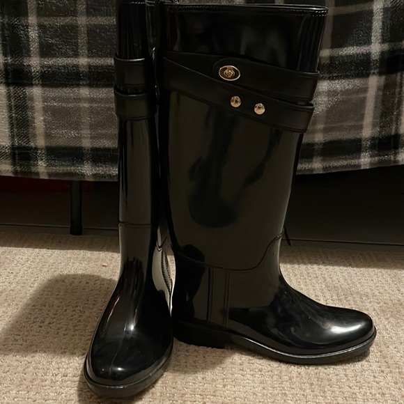 Coach black boots size 7 // worn a few times - Picture 2 of 4